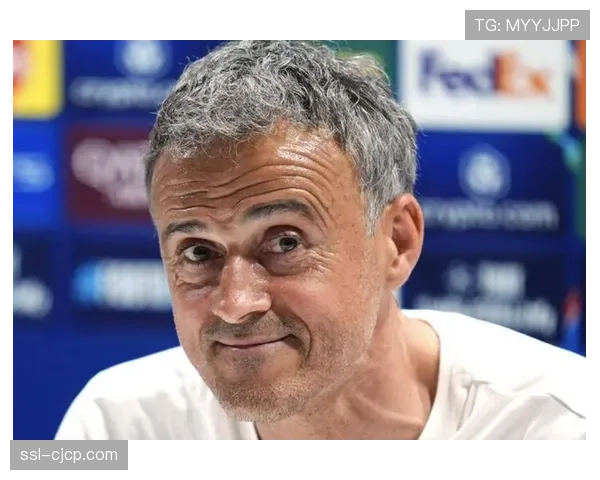 纪录片《巴黎战术室》播出，揭秘恩里克在训练中构建传控体系的细节